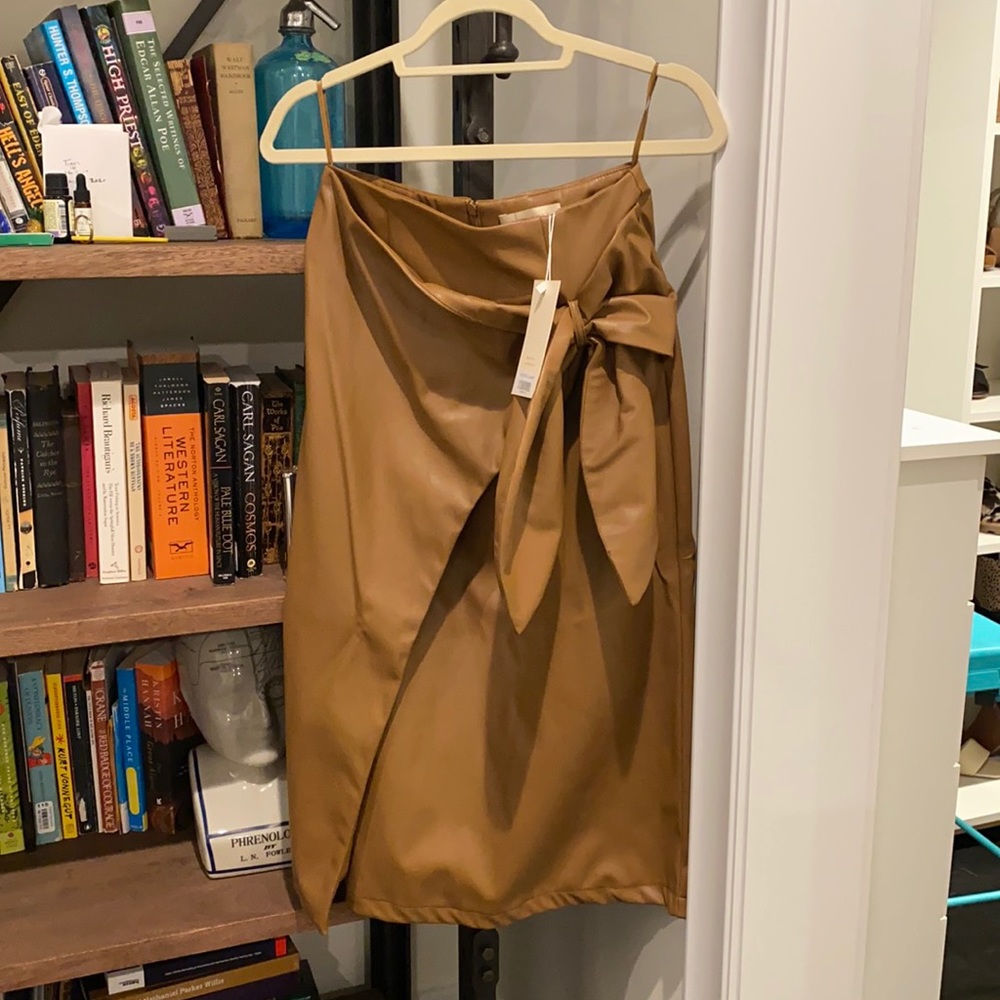 NWT CAMEL color midi skirt